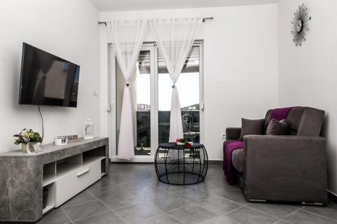 Apartments Zdeslav Rogoznica  Kültér fotó