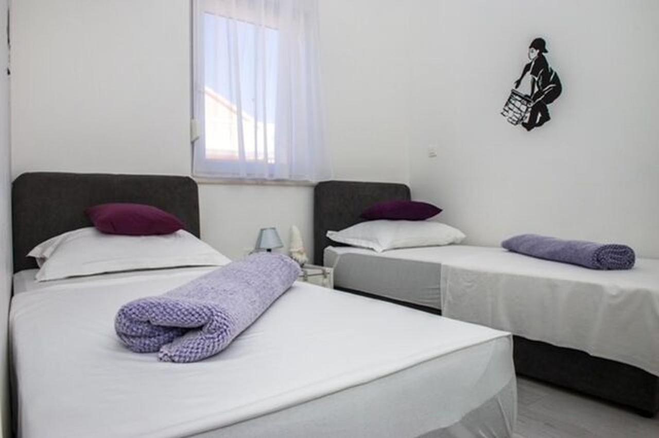 Apartments Zdeslav Rogoznica  Kültér fotó